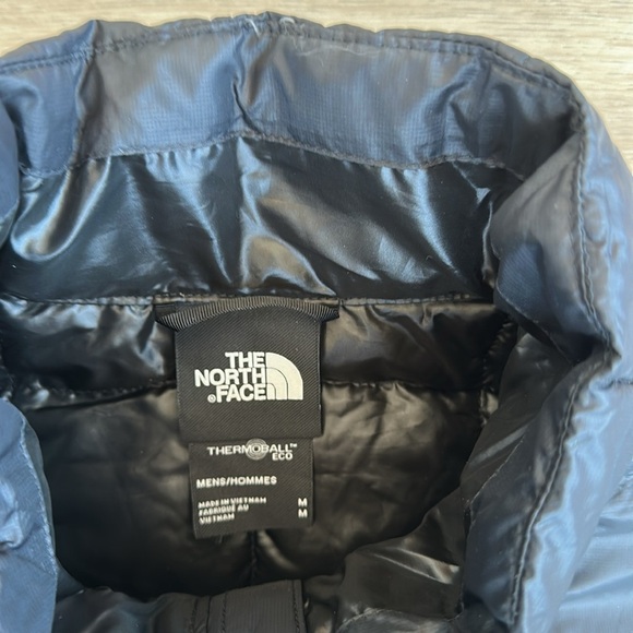 The North Face Men's Black Quilted Vest - Picture 5 of 6